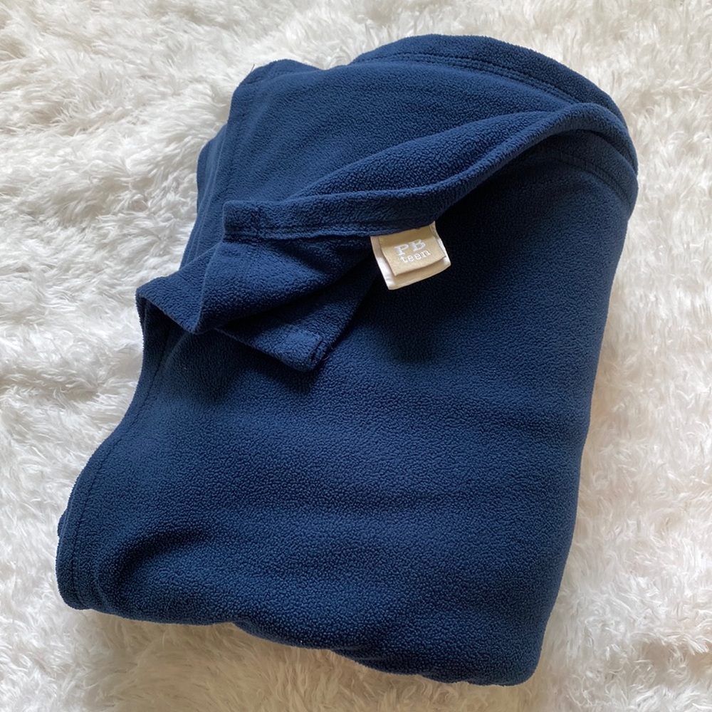 Pottery Barn Teen Navy Blue Fleece Blanket Size Full/Queen